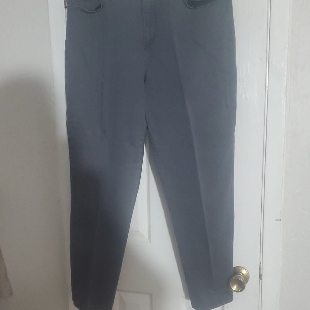 Gloria Vanderbilt Gray Straight-Leg Pants with Purple Label